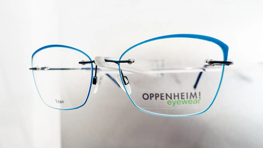 Optik am Bahnhof